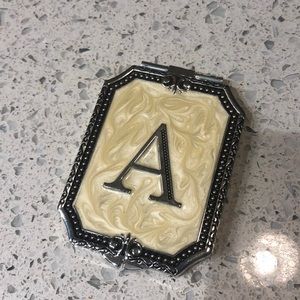 Compact Mirror